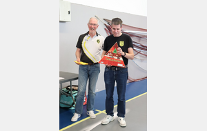 Il faut toujours un dernier, mais il a de quoi manger.